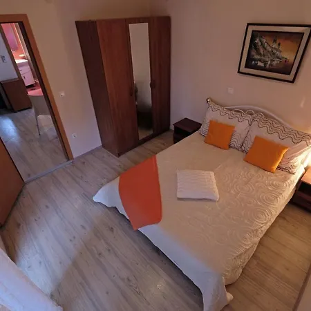 Sandra Bed & Breakfast 3*