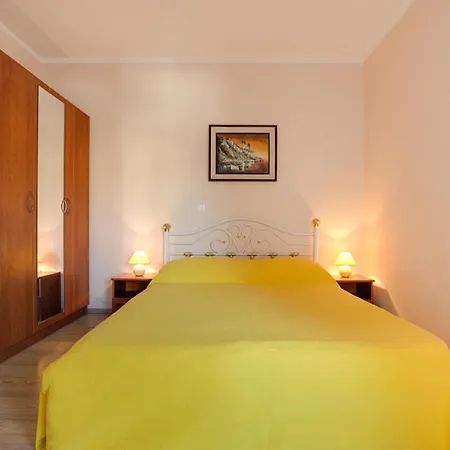 Sandra Bed & Breakfast 3*